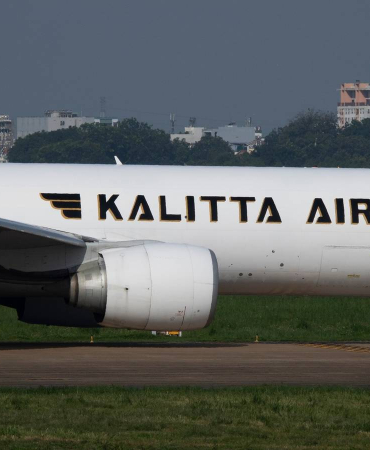 kalitta-air-boeing-777-300er-bcf