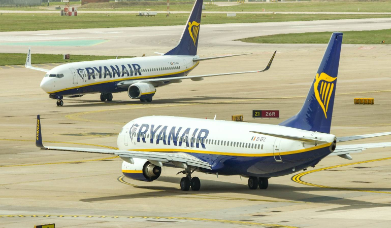 ryanair-airplanes-at-gatwick-airport