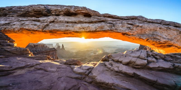 sunrise-at-mesa-arch-in-canyonlands-national-park-2026-03-25-04-37-32-utc-1