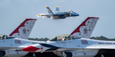 the-naval-flight-demonstration-squadron-the-blue-angels-perform-at-the-blue-angels-homecoming-air-show-in-pensacola-florida
