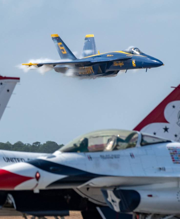 the-naval-flight-demonstration-squadron-the-blue-angels-perform-at-the-blue-angels-homecoming-air-show-in-pensacola-florida