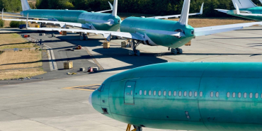 unfinished-boeing-777x-airframes-in-storage
