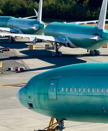 unfinished-boeing-777x-airframes-in-storage