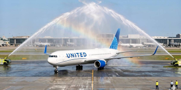 united-airlines-767-water-arch-mock-up