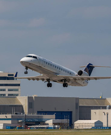 united-express-crj200-1