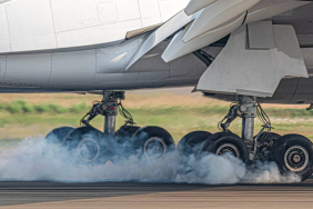 why-the-airbus-a350-900-s-main-landing-gear-has-fewer-tires-than-the-a350-1000