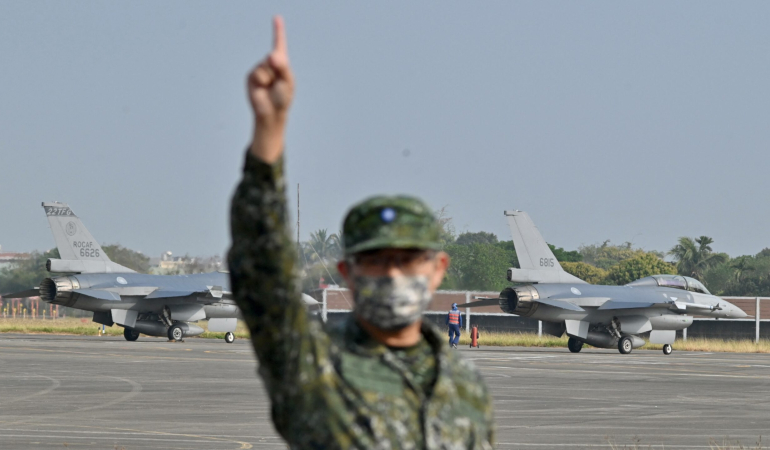 230918_taiwan_f16s_GettyImages-1249302776-scaled-e1695069880314