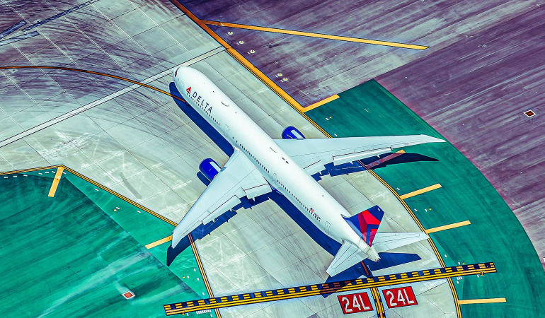 311-delta-air-lines-boeing-767-400-markus-mainka-_-shutterstock