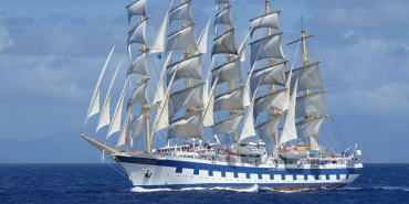 Sailing-Royal-clipper