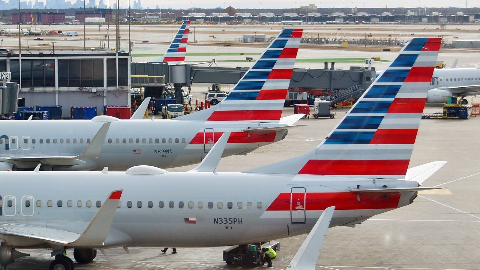 american-airlines-aircraft-line-up-at-chicago-o-hare