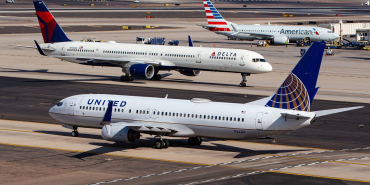 american-delta-and-united-aircraft-on-the-ground