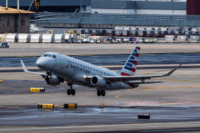american-eagle-e175-takeoff-1