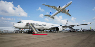 boeing-777-9-vs-airbus-a350-1000-the-widebody-showdown-that-will-define-the-2030s-1