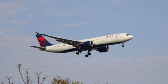 delta-air-lines-airbus-a330-900-touchdown-at-jfk-1