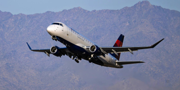 delta-air-lines-embraer-e175-1