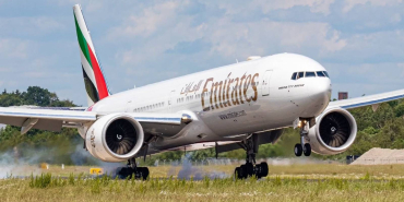 emirates-777-300er-landing
