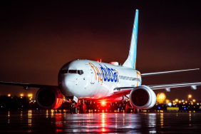 flydubai-boeing-737-at-night