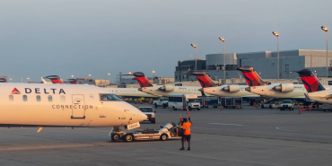 ground-operations-at-minneapolis-saint-paul-international-the-largest-and-busiest-airport-in-the-upper-midwest