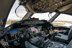 here-s-what-pilots-notice-first-when-switching-between-the-airbus-a350-boeing-787-cockpits