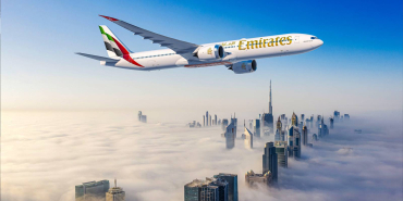 inside-emirates-leaked-boeing-777x-business-class-suites-mid-cabin-social-lounge
