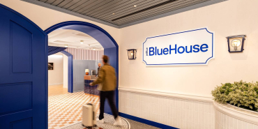 jetblue-bluehouse-boston-the-entry-1