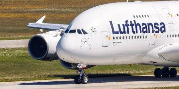 lufthansa-airbus-a380-taxiing-for-take-off-at-munich