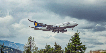 197-lufthansa-boeing-747-400-ross-howey-photo-_-shutterstock