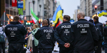 260911_leipzig_proteast_GettyImages-2292962920-e1789142504516