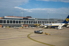 United Airlines' Brand-New Boeing 787-9 Failed Its Highest-Profile Route Within Days