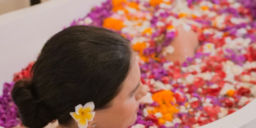 Flower-Bath-at-Goddess-Retreats-Bali-1