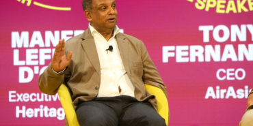 Tony-Fernandes-at-SGF25