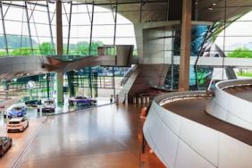 inside-the-BMW-museum-in-Munich