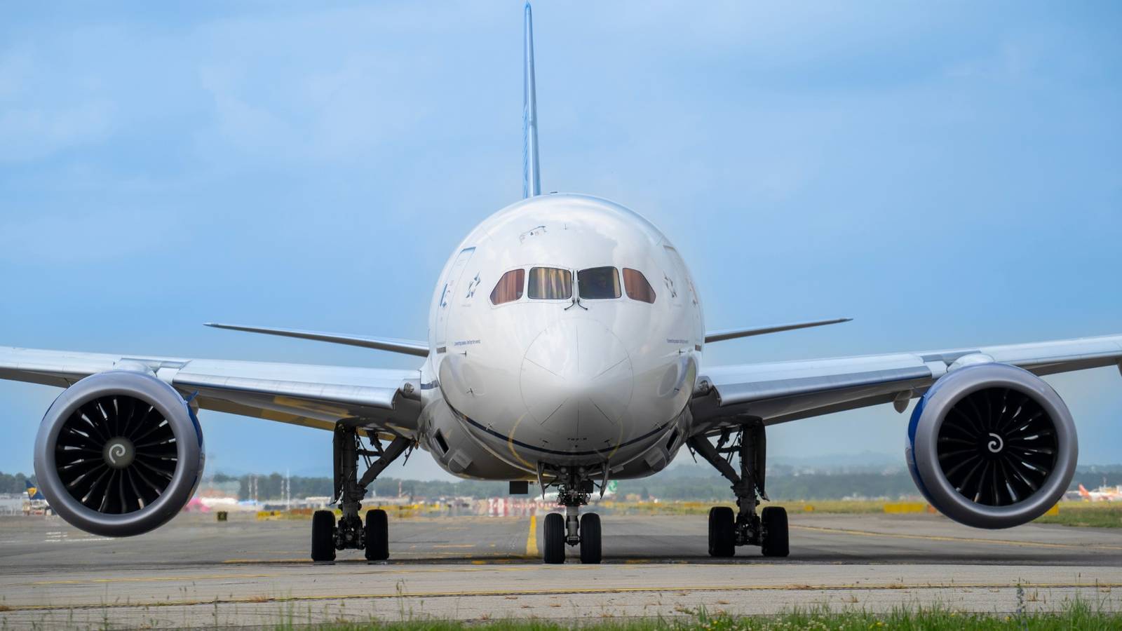 united-airlines-boeing-787-dreamliner